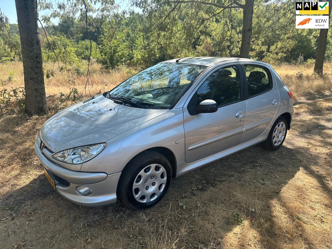 Peugeot 206 - 1.4 Génération apk t/m11-08-2027 - AutoWereld.nl