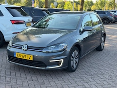 Volkswagen e-Golf - e-Golf / SoH 94, 1% / Warmtepomp / CarPlay / Parkeerhulp V+A / 16'' / ACC