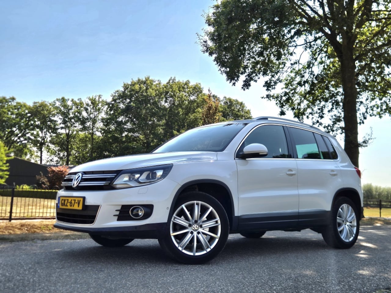 Volkswagen Tiguan - 1.4 TSI Sport&Style - AutoWereld.nl