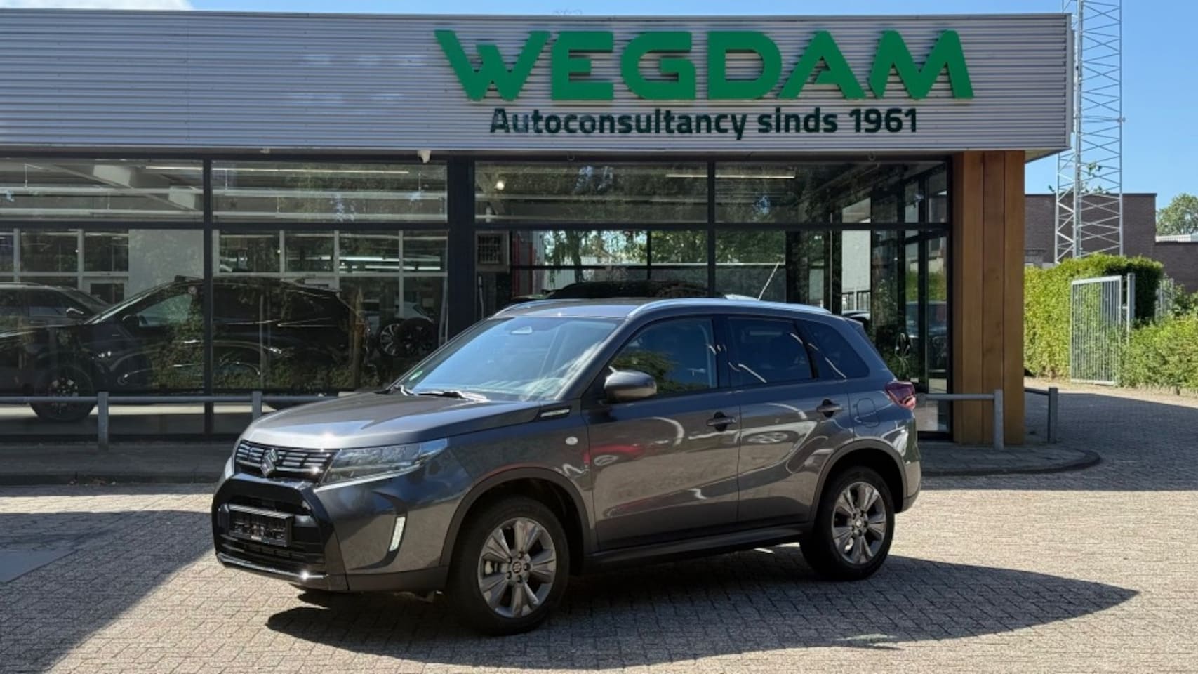 Suzuki Vitara - 1.5 HYB. SELECT ALLGRIP/AWD AUT Trekhaak All-weather band - AutoWereld.nl