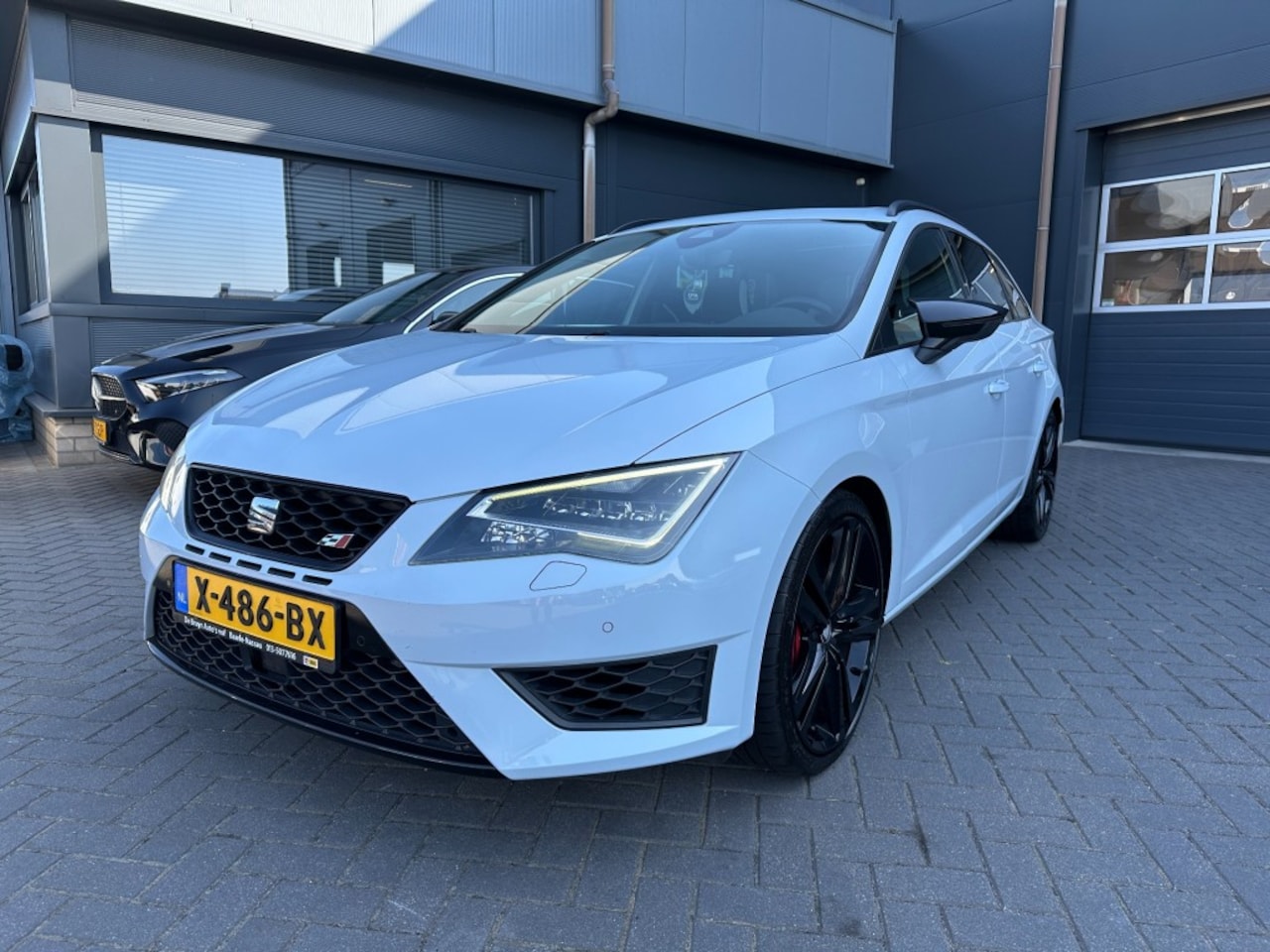 SEAT Leon - 2.00 Cupra TSI met airco, navigatie, PDC, panoramadak - AutoWereld.nl