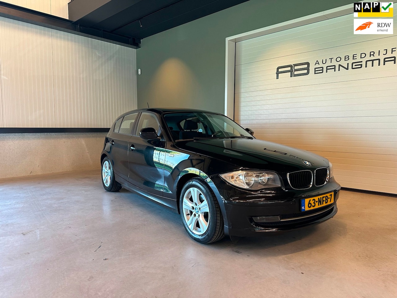 BMW 1-serie - 116i 5-DEURS BUSINESS LINE STYLE-uitv|AIRCO|ISOFIX|CRUISE CONTROL|LM-VELGEN|NAP|NIEUWE APK - AutoWereld.nl