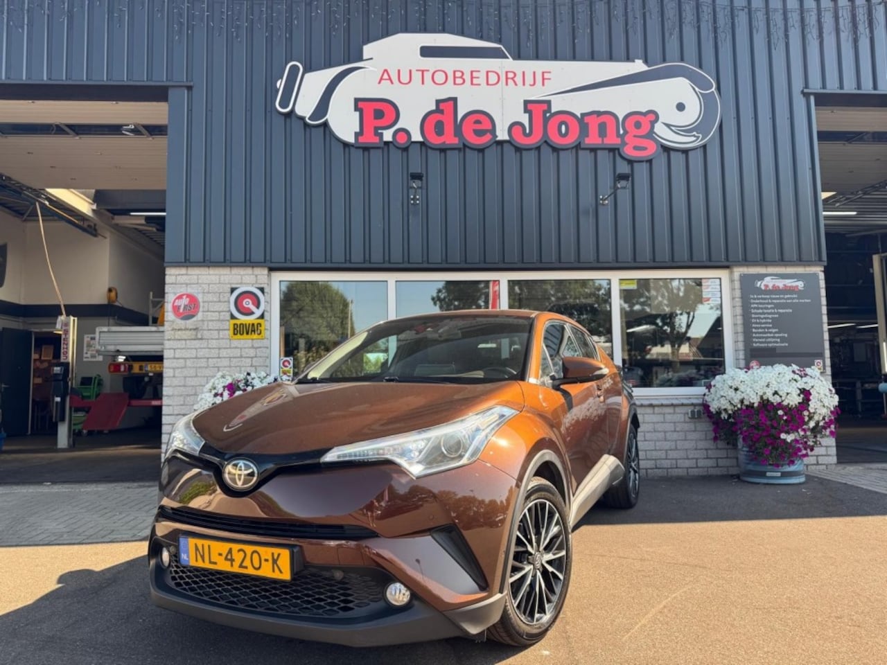 Toyota C-HR - 1.2 EXECUTIVE Origineel Nederlands 1e eigenaar ACC Stoelverwarming Navigatie - AutoWereld.nl