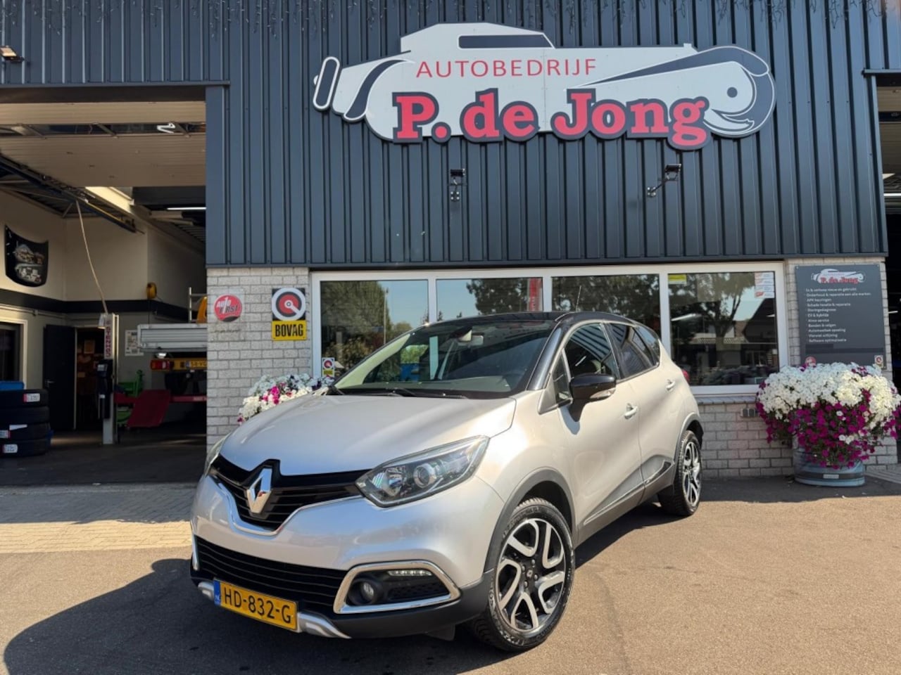 Renault Captur - 0.9 TCE XMOD Origineel NL 1e eigenaar! Camera Navi Leder - AutoWereld.nl