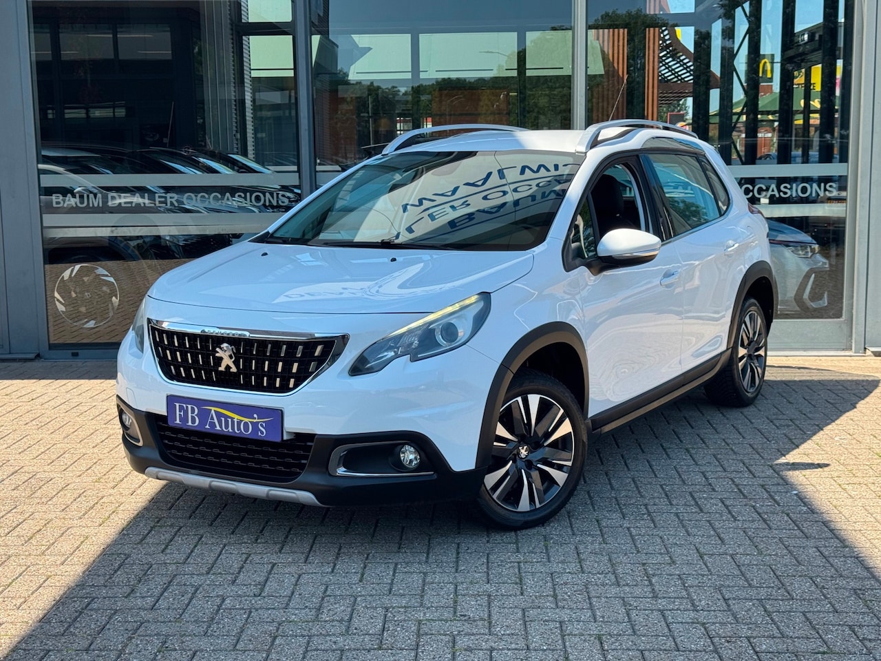Peugeot 2008 - 1.2 PureTech Allure Airco Navi Lmv Cruise - AutoWereld.nl