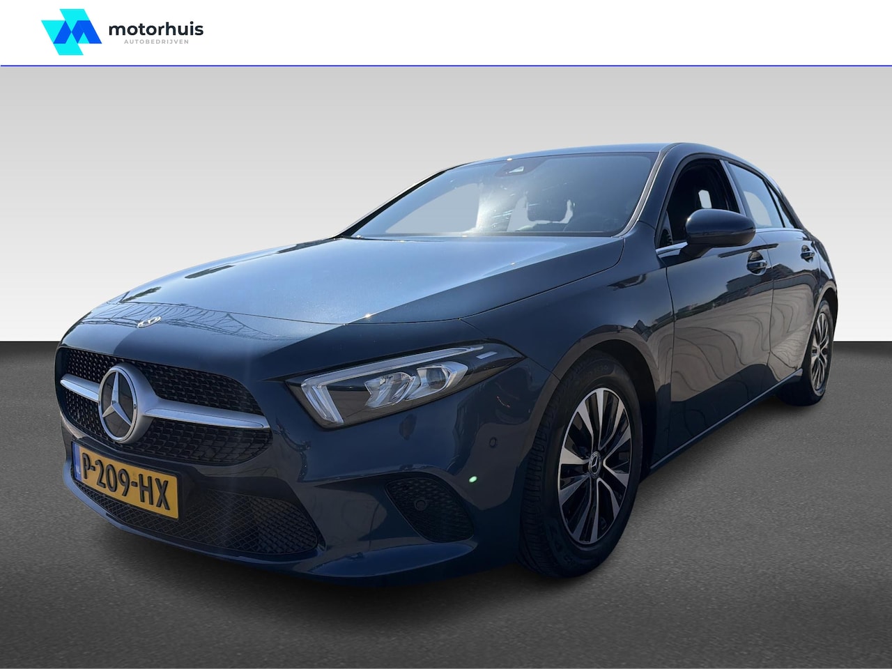 Mercedes-Benz A-klasse - 180 Business Solution AMG | Achteruitrijcamera | Apple Carplay/Android Auto|telefoonintegr - AutoWereld.nl