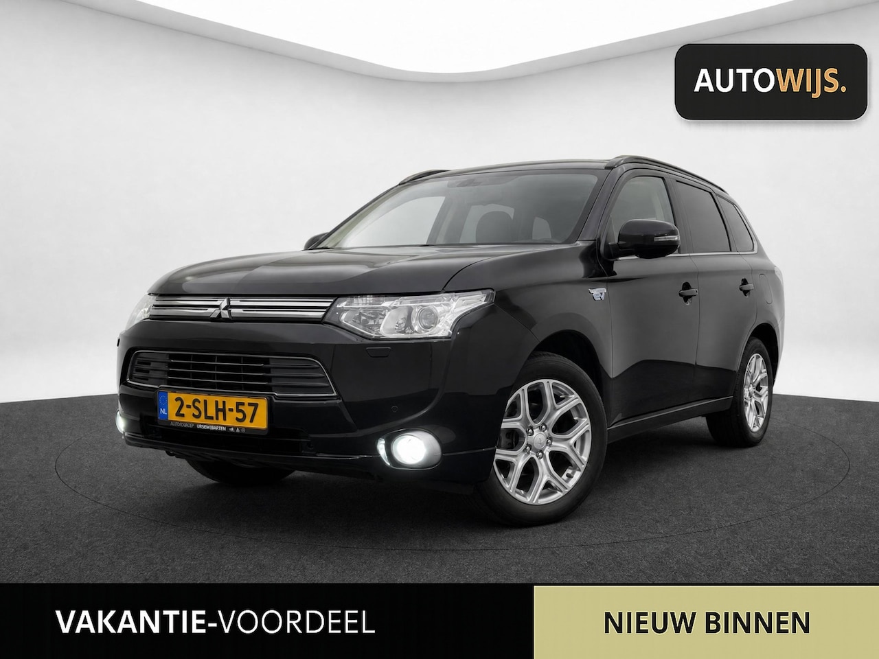 Mitsubishi Outlander - 2.0 PHEV Instyle|LEDER|PANO|TREKHAAK|CAMERA|DEALER ONDERHOUDEN - AutoWereld.nl