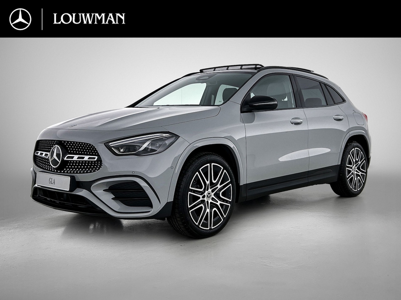 Mercedes-Benz GLA-Klasse - 250 e 140 Year Edition | Plus pakket | Nightpakket | Trekhaak | Panoramaschuifdak | 20” ti - AutoWereld.nl