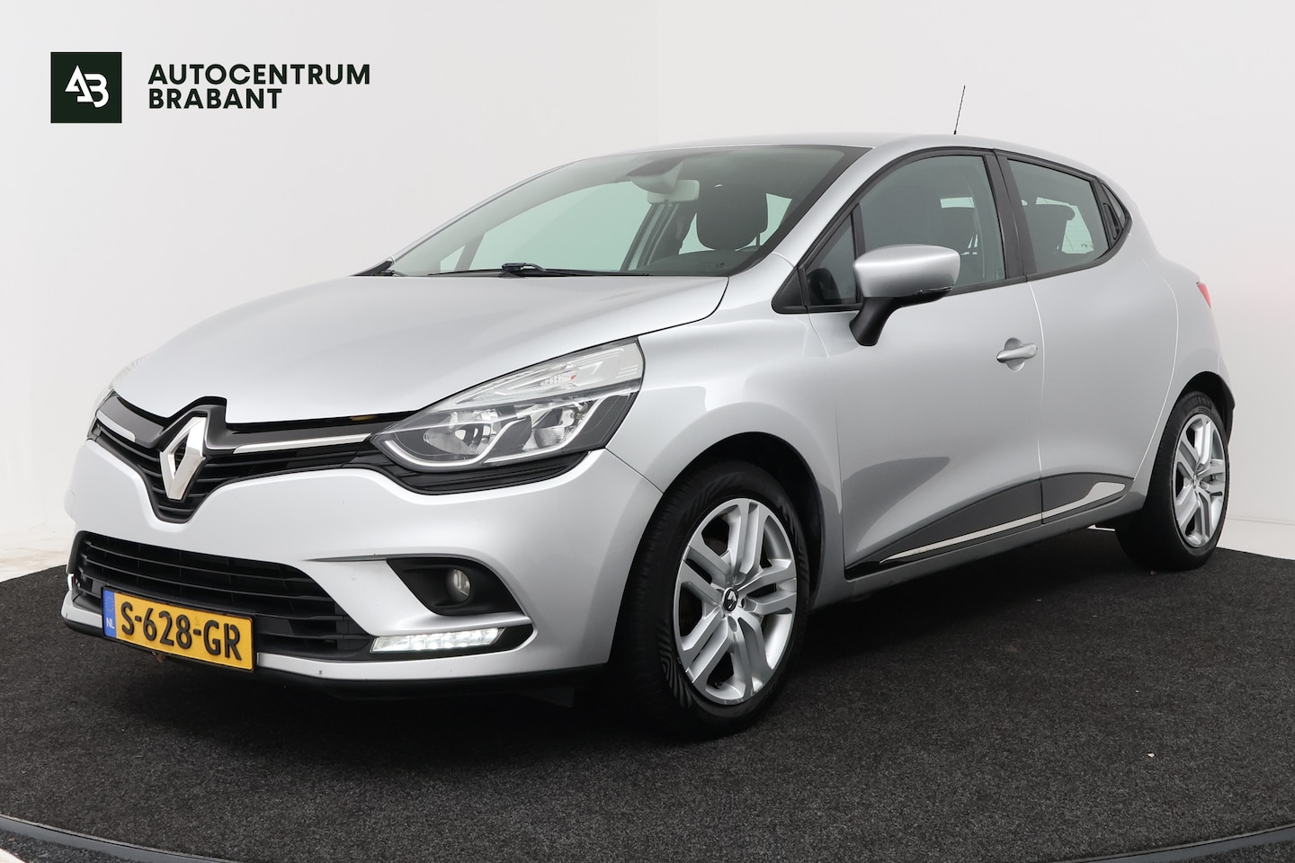 Renault Clio - 0.9 TCe Zen (STOELVERWARMING, NAVIGATIE, MULTIMEDIA, LED, STUURBEDIENING) - AutoWereld.nl