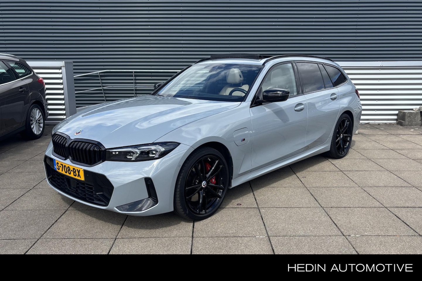 BMW 3-serie Touring - 330e M-Sport Pro | Stuurverwarming - AutoWereld.nl