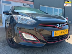 Hyundai i30 - 1.6 GDI i-Motion Plus van 2de Eig met parkeersensoren / camera en navigatie en bluetooth e