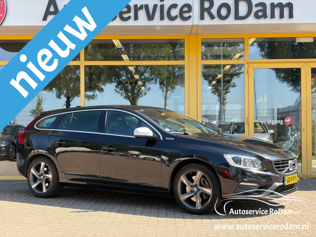 Volvo V60 - 2.4 D6 AWD Pl.i R-D. - AutoWereld.nl