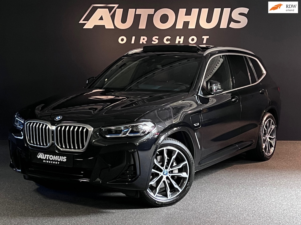 BMW X3 - XDrive30e High Executive Edition M Merino Memory stoelen/ BMW Laser/ 20"/ 360Camera/ Stuur - AutoWereld.nl