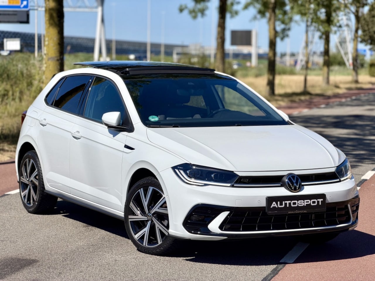 Volkswagen Polo - 1.0 TSI R-Line 115Pk Pano ACC IQ Light Navi - AutoWereld.nl