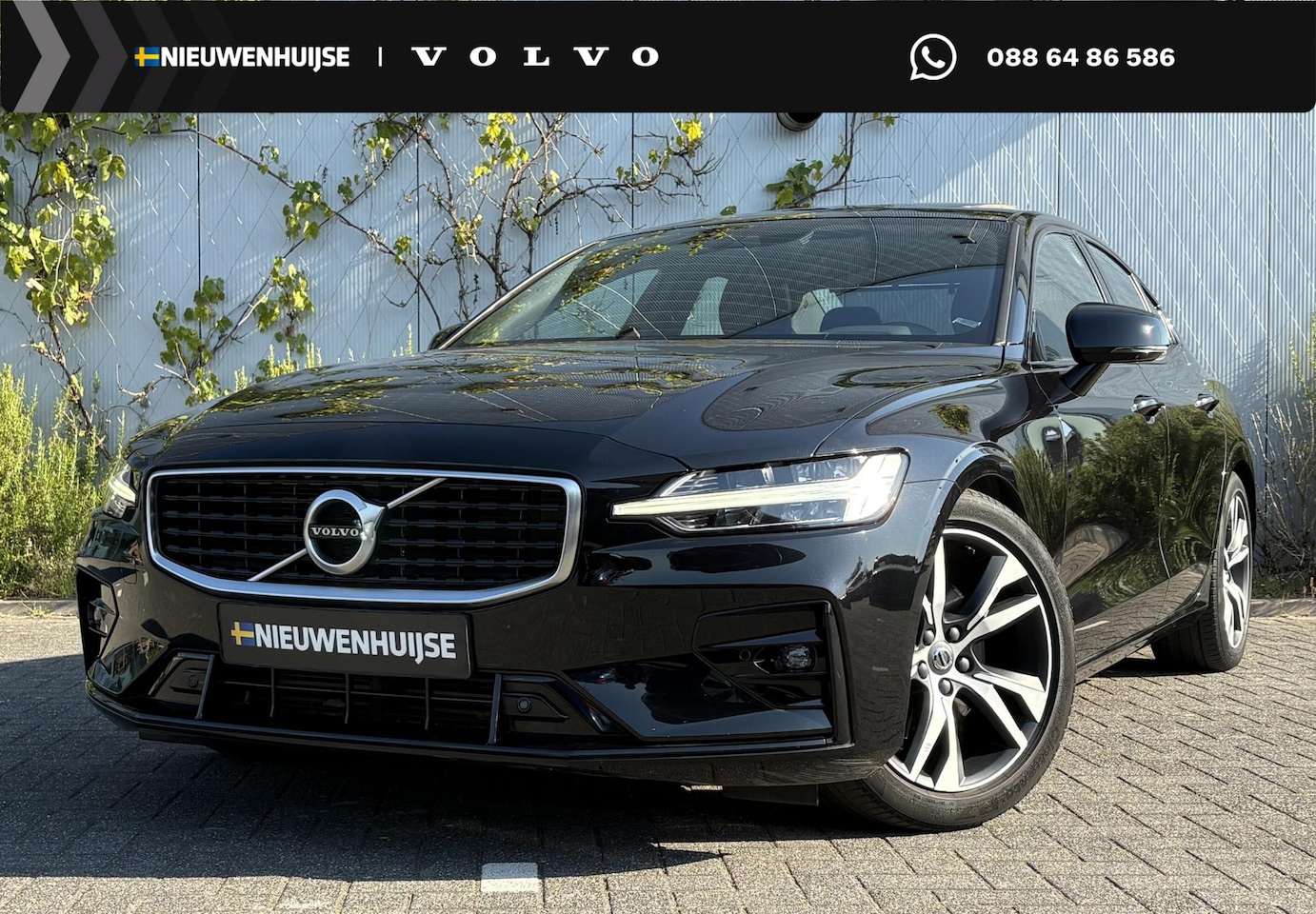 Volvo S60 - 2.0 T4 R-Design | Achteruitrijcamera | Parkeersensoren | Panoramadak | Stoelverwarming voo - AutoWereld.nl