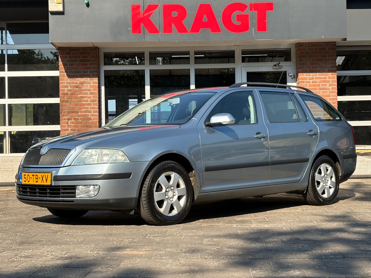 Skoda Octavia Combi - Ambiente 2.0 FSI 150 pk - - AutoWereld.nl