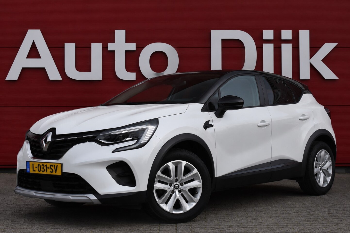 Renault Captur - 1.3 TCe 140 Intens LED | Carplay | Keyless | Navi | Clima | Cruise | PDC V+A | LMV - AutoWereld.nl