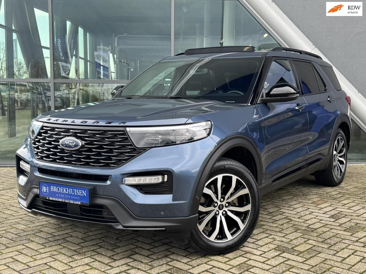 Ford Explorer - 3.0 V6 EcoBoost 7 Pers. PHEV ST-Line 457pk Panoramadak / Stoelventilatie / 360 Camera - AutoWereld.nl