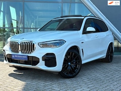 BMW X5 - XDrive45e High Executive M Sport 394pk Panoramadak / 22inc / Laser Light / Trekhaak