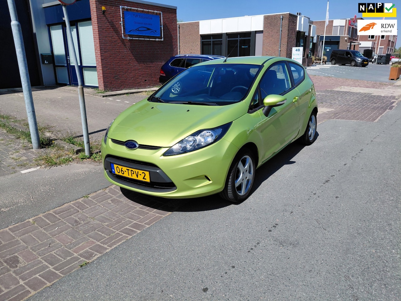 Ford Fiesta - 1.25 Ghia Airco Dealer onderhouden - AutoWereld.nl