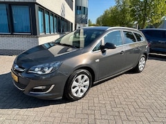 Opel Astra Sports Tourer - 1.4 Turbo Sport + NAVI CRUISE CLIMA XENON
