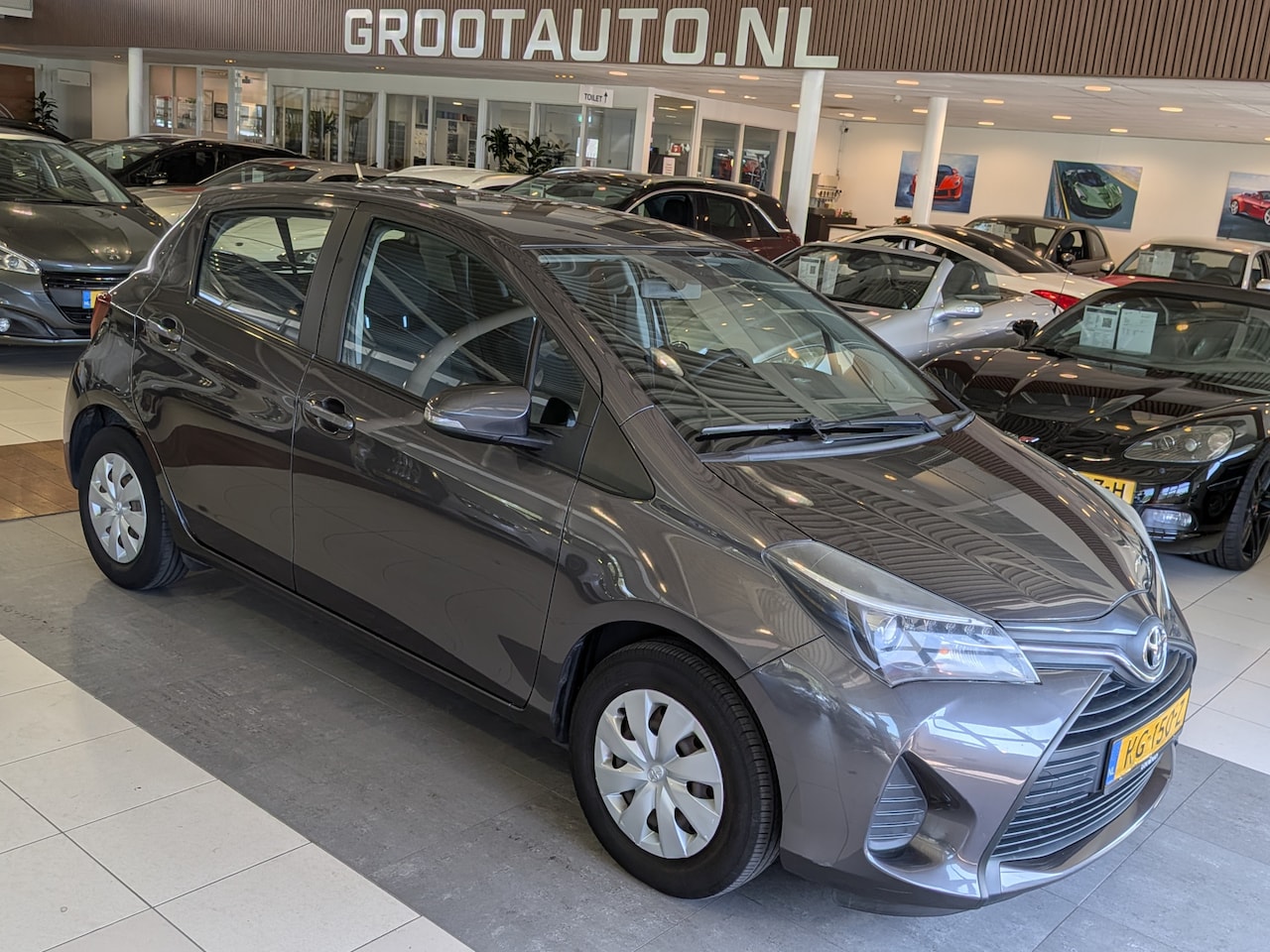 Toyota Yaris - 1.0 VVT-i Now Airco, Stuurbekrachtiging, Trekhaak - AutoWereld.nl