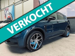 Lynk & Co 01 - |Trekhaak|Panodak|Blacked Out|Zwarte hemel|