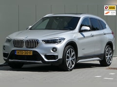 BMW X1 - SDrive20i xLine Pano Leder Navi Stoelverwarming