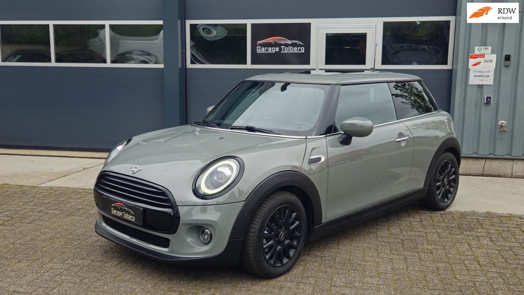 MINI 3-Deurs - 1.5 Cooper APPLE CARPLAY/ LUXE INTERIEUR/LED/INFOTAINMENTSYSTEM/ACHTERUITRIJCAMERA/PANO-DA - AutoWereld.nl