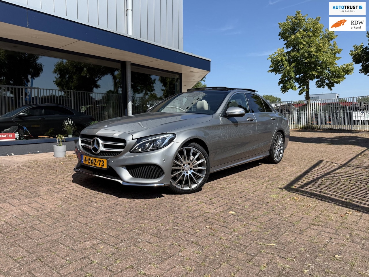 Mercedes-Benz C-klasse - 200 AMG | Pano | Burmester | Camera - AutoWereld.nl