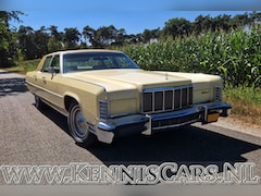 Lincoln Continental - 1976 4 door Sedan