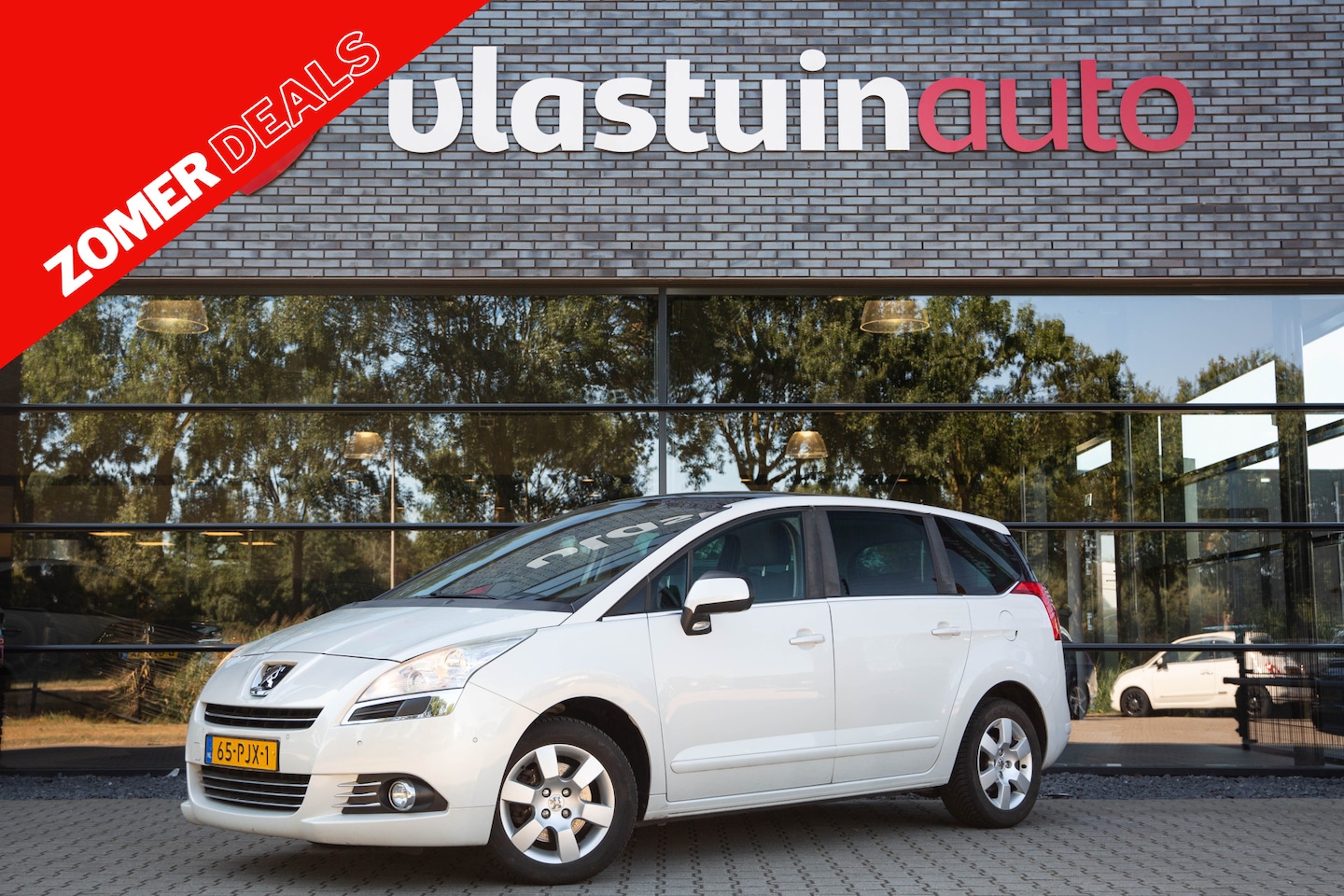 Peugeot 5008 - 1.6 THP ST 7p. 1.6 THP ST 7p. , Cruise control, Panoramadak, Trekhaak, - AutoWereld.nl
