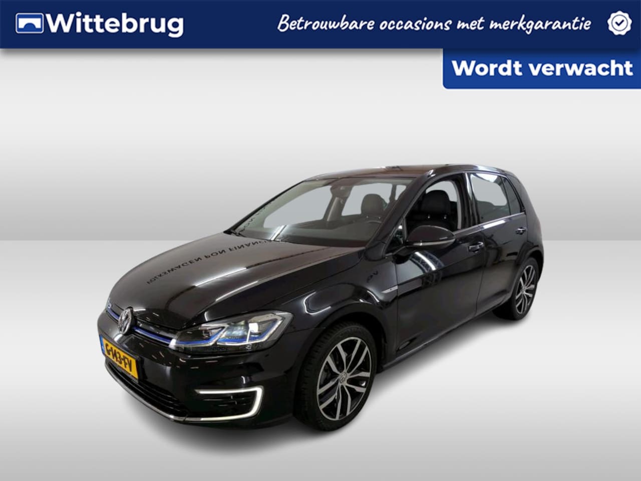 Volkswagen e-Golf - e-Golf / AUTOMAAT/ DIGITAL DASH/ LEDER/ FULL LED/ NAVI/ PARK. SENSOREN + CAMERA/ 17" LMV - AutoWereld.nl