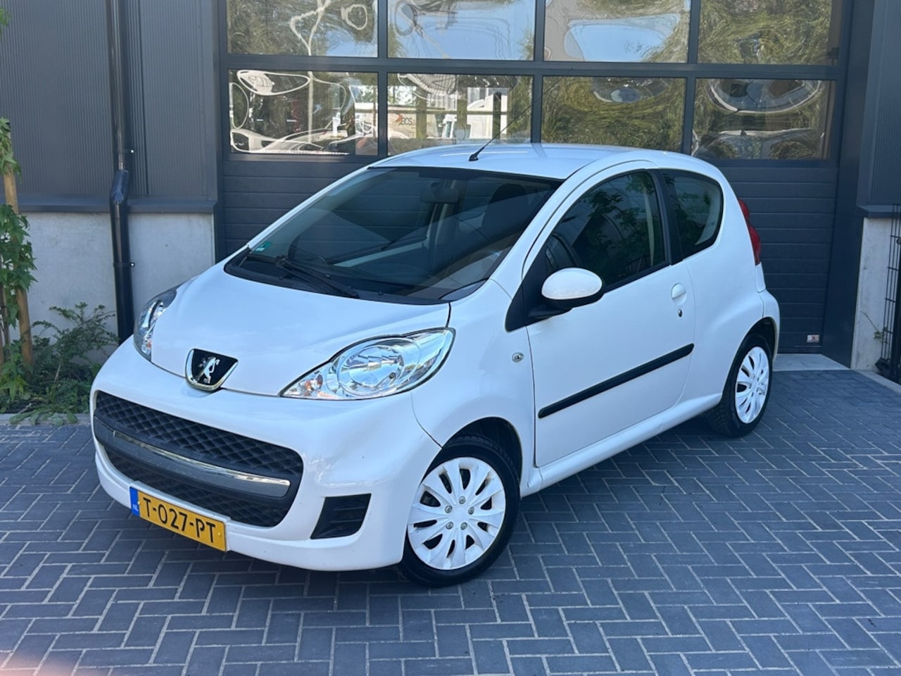 Peugeot 107 - 1.0-12V Accent 3 deurs | Airco | Centrale vergrendeling | Toerenteller - AutoWereld.nl