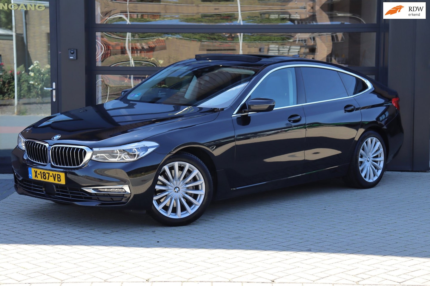 BMW 6-serie Gran Turismo - 630i High Executive | Dealer Onderhouden | Pano | Adaptive Cruise | Clima | Stoelverwarmin - AutoWereld.nl