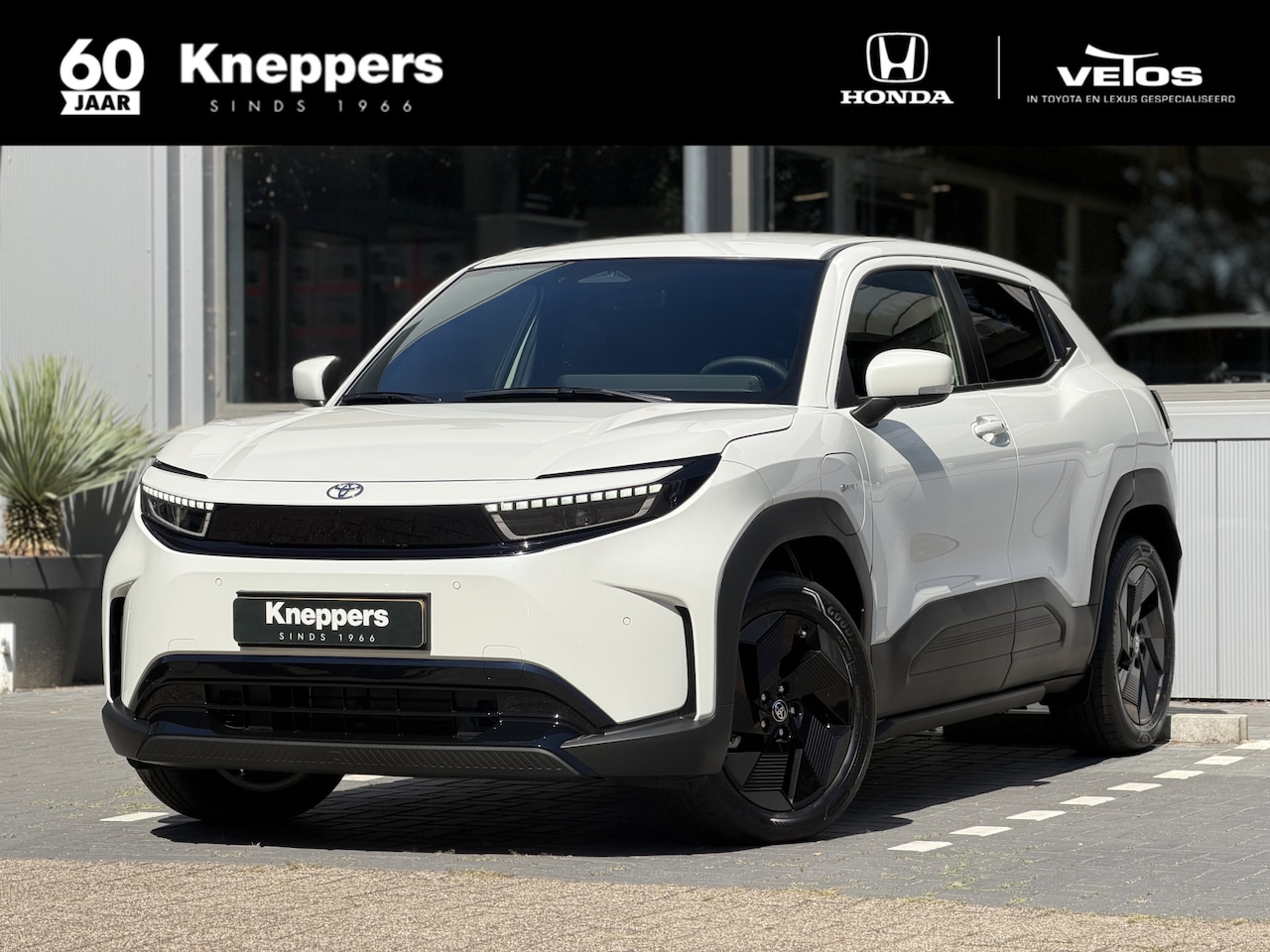 Toyota Urban Cruiser - Dynamic 61 kWh Dodehoekdetectie, Navigatie, Parkeersensoren V+A - AutoWereld.nl