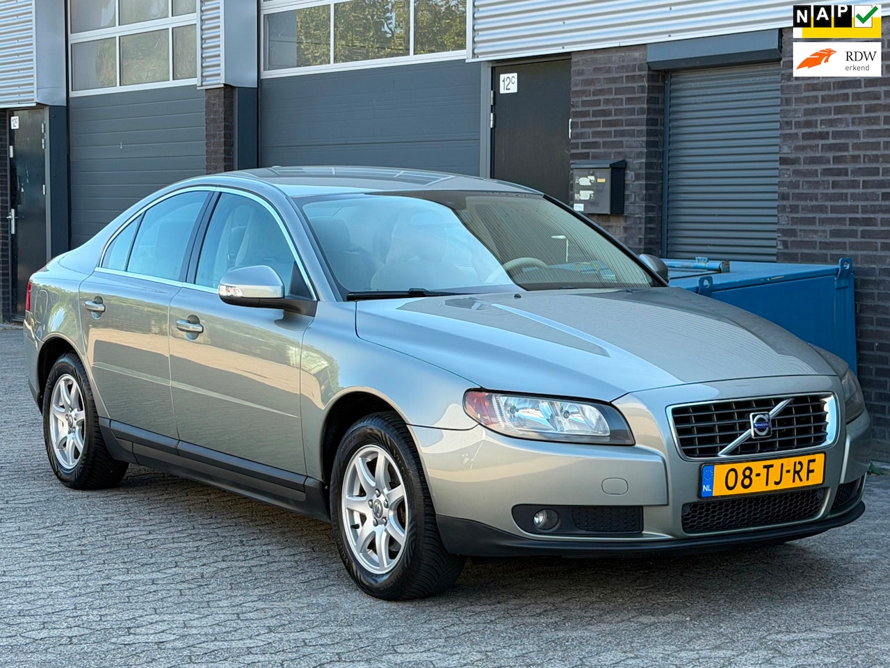 Volvo S80 - 2.5 T Kinetic CLIMA NAVI TREKHAAK PDC CRUISE - AutoWereld.nl
