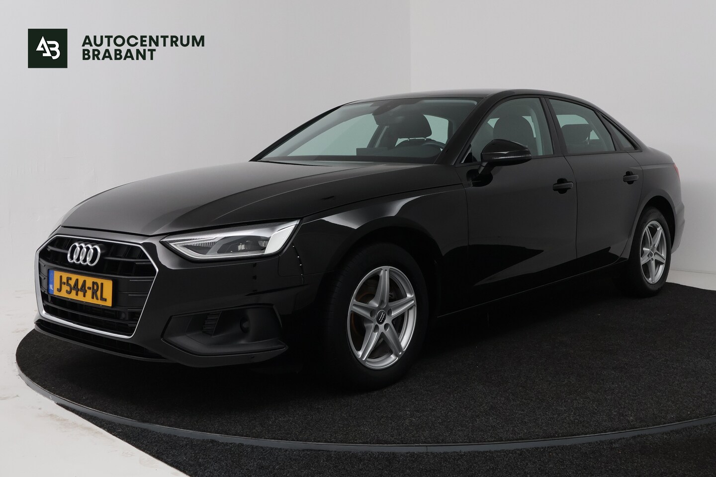 Audi A4 Limousine - 35 TFSI Pro Line (ACHTERUITRIJCAMERA, CRUISE CONTROL, NAVIGATIE, PARKEERSENSOREN) - AutoWereld.nl