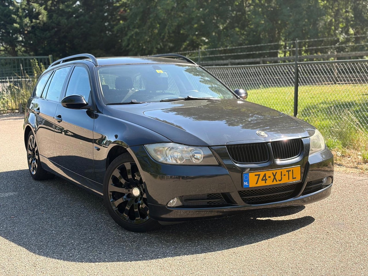 BMW 3-serie Touring - 320i Business Line/lichte hagel schade rondom - AutoWereld.nl