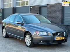 Volvo S80 - 2.5 T Momentum LEER CLIMA CRUISE PDC TREKHAAK AUTOMAAT