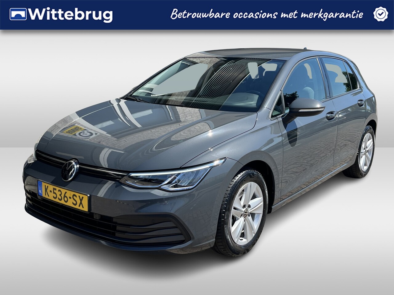 Volkswagen Golf - 1.0 eTSI Life / AUTOMAAT/ CRUISE/ STOELVERWARMING/ KEYLESS/ DIGITAL DASH/ NAVI/ 16'' LMV - AutoWereld.nl