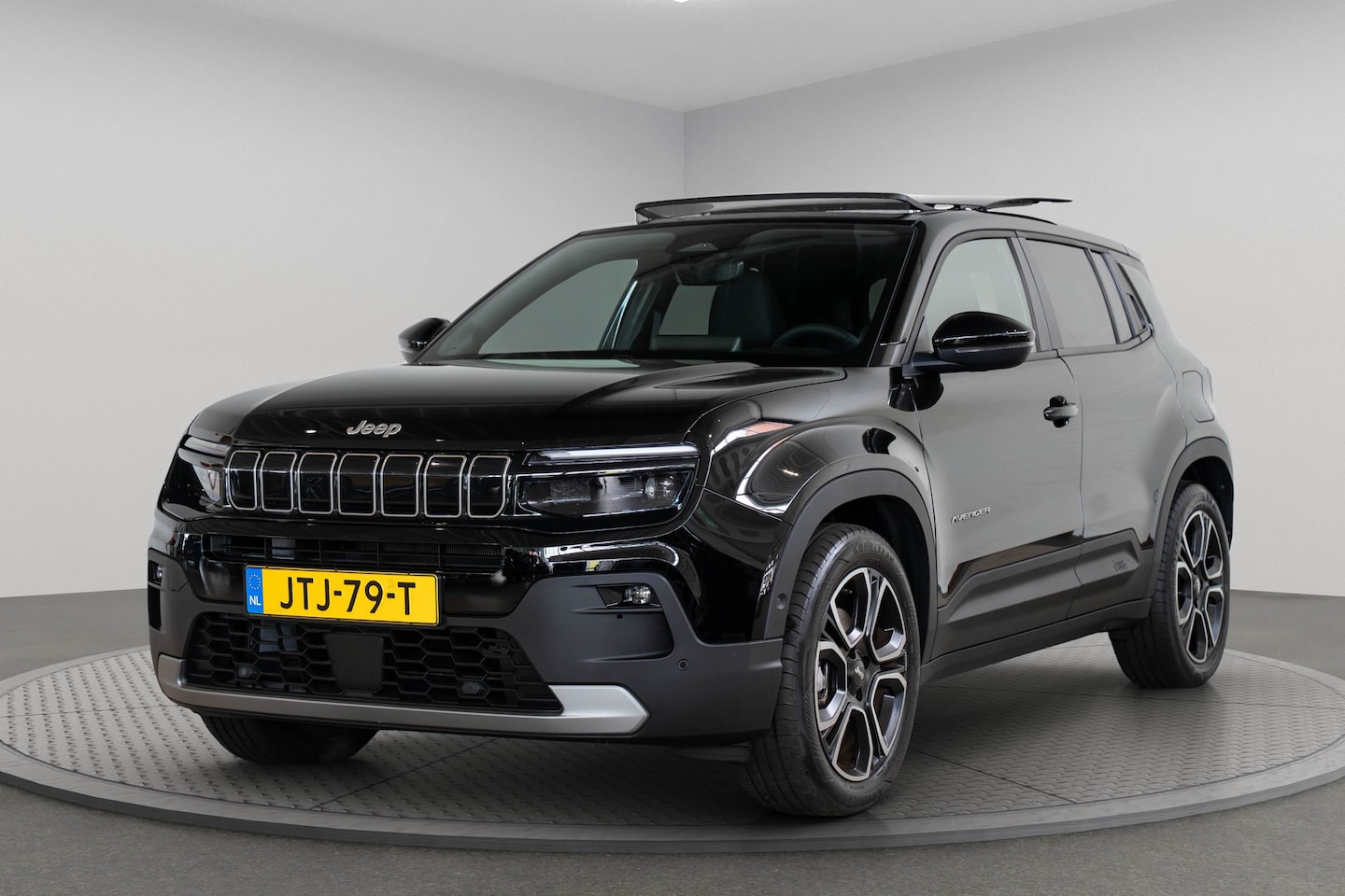 Jeep Avenger - Summit 54 kWh | Tot 8 Jaar Garantie | Warmtepomp | Schuif-Kanteldak | Navigatie | Camera | - AutoWereld.nl