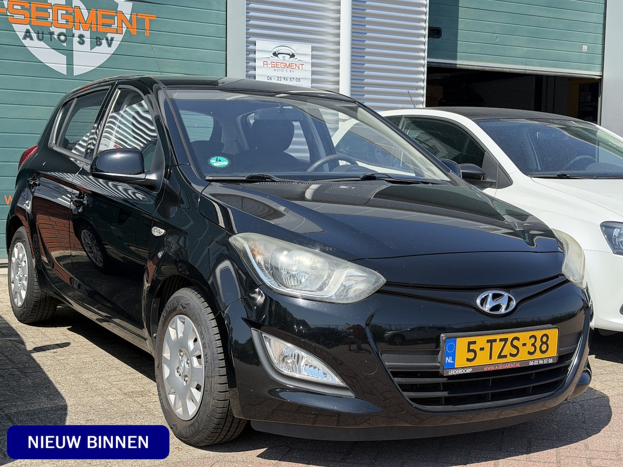 Hyundai i20 - 1.2i 5-Star / Airco / 5-drs / Trekhaak / nieuwe Apk! - AutoWereld.nl