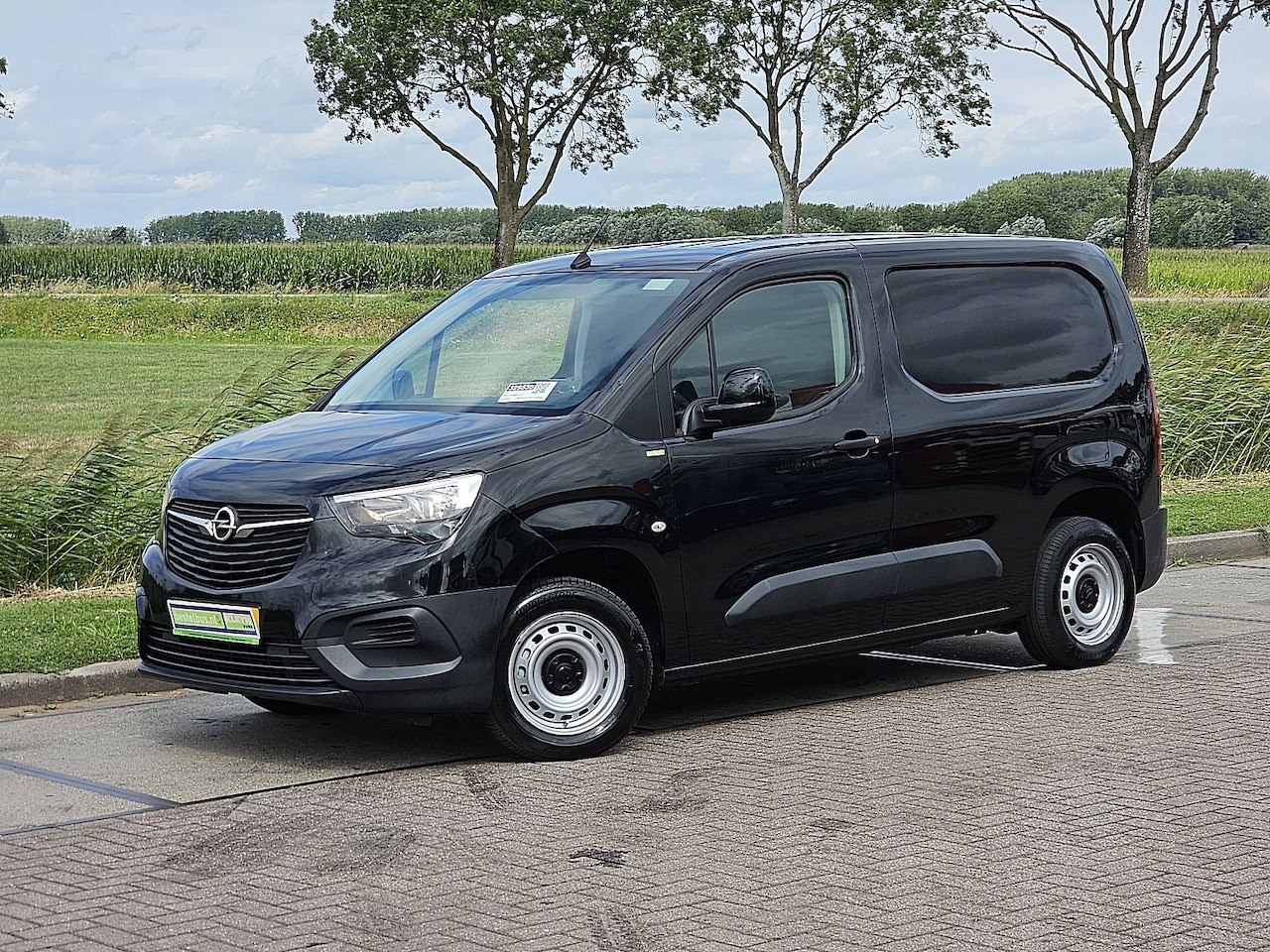 Opel Combo - 1.5D L1H1 Edition Navi, Euro6, NAP, Airco, 3-Zits, 102Pk, Trekhaak, Pdc, 1e Eigenaar - AutoWereld.nl