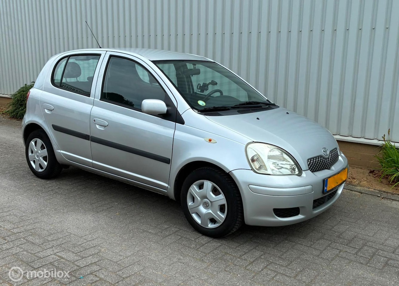 Toyota Yaris - 1.3 16V VVT-i Linea Sol AIRCO 5-DEURS - AutoWereld.nl