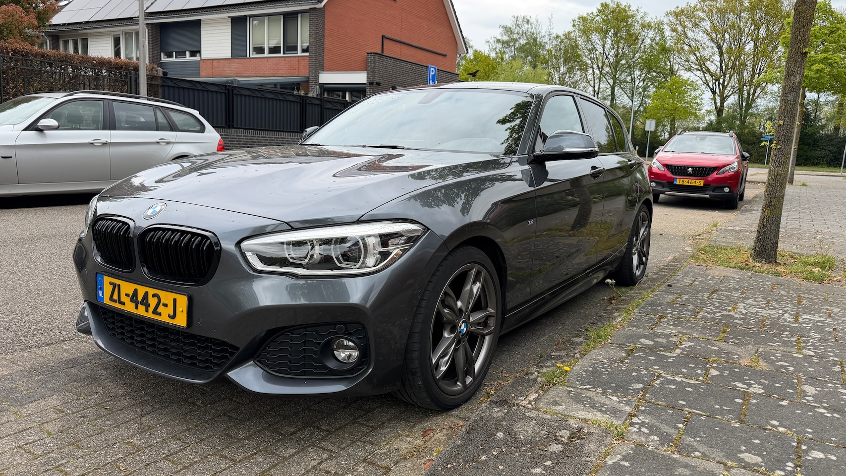 BMW 1-serie - 120i Edition M Sport Shadow High Executive - AutoWereld.nl