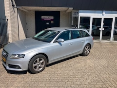 Audi A4 Avant - 2.0 TDI Pro Line Business / NAVI / CLIMA / TREKHAAK / ALU VELGEN / EURO-5