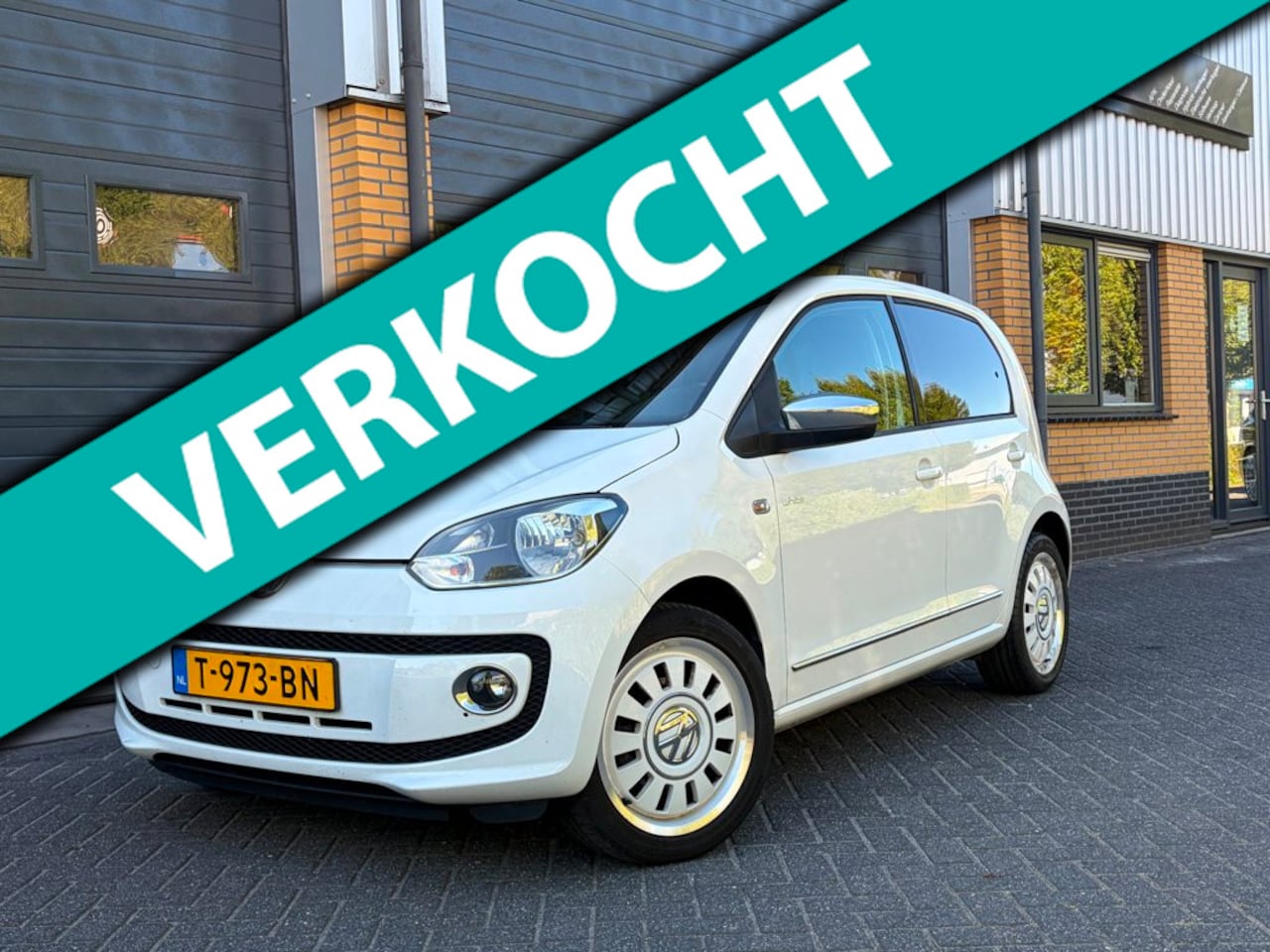 Volkswagen Up! - 1.0 high up! BlueMotion/stoelverw./Nav/cruise - AutoWereld.nl