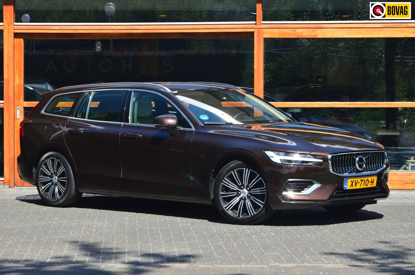 Volvo V60 - T5 Inscription | Trekhaak 1800 kg | Leer | Dealeronderhouden | Volvo on call - AutoWereld.nl