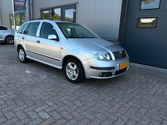 Skoda Fabia Combi - 1.4-16V Elegance|Nieuw Apk